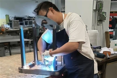 Forgiando epoche di innovazione con un artigianato senza tempo