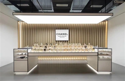 Il viaggio n.5 dell'esperienza dell'arte profumata di Chanel arriva in un-pop-up-a tempo limitato...
